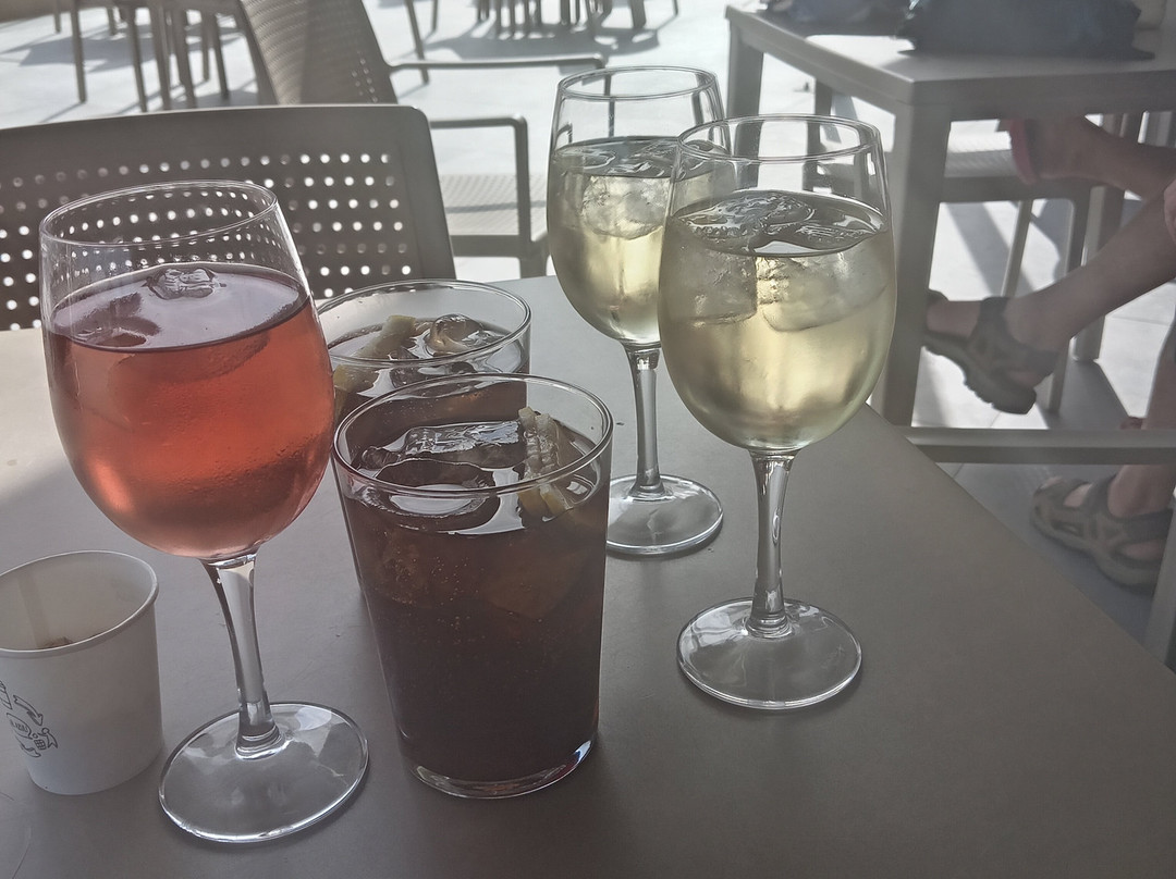 索尔港滨海酒店主图