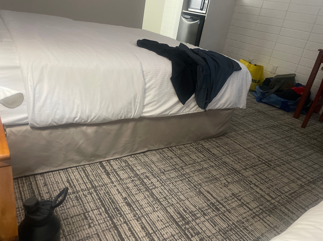 八月杰克汽车旅馆主图