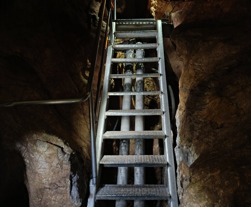 Kristallhöhle Kubach-Weilburg必去景点