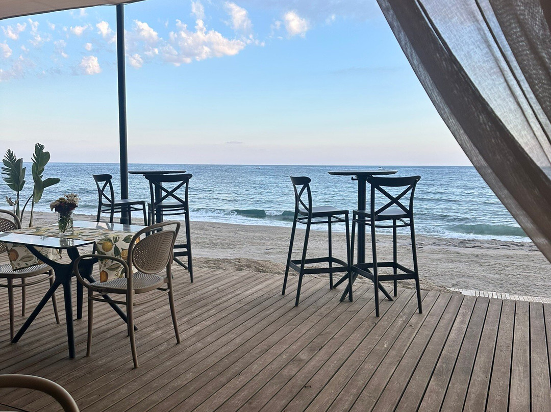 Naula Lounge & Beach