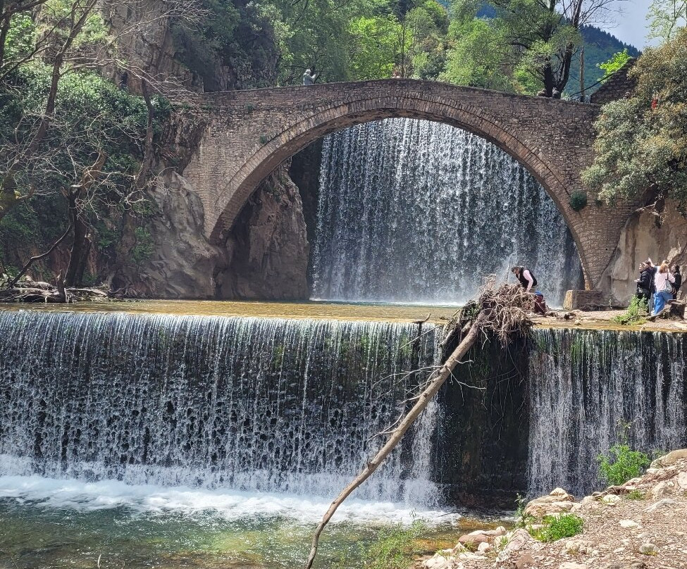 Palaiokarya’s Stone Bridge-Trikala必去景点