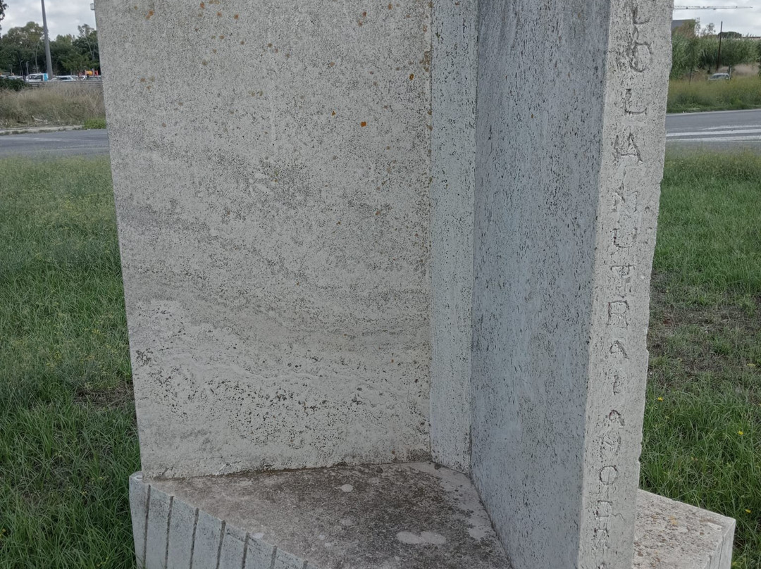 monumento "I lavori artigianali"-Acilia必去景点