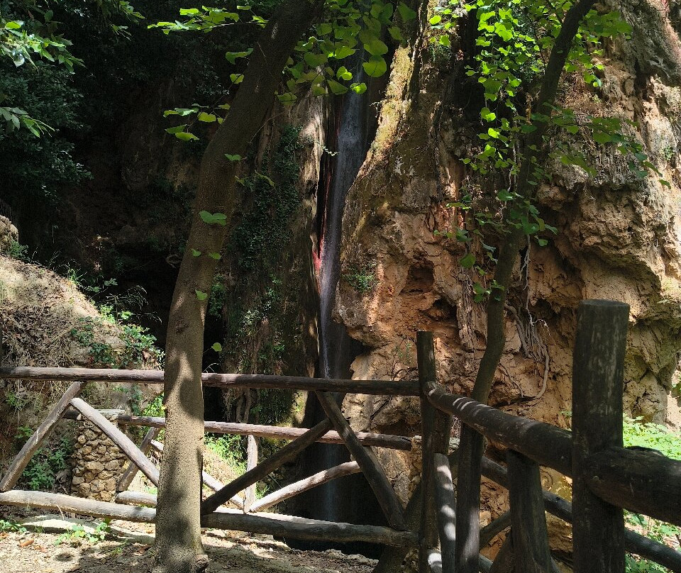 Waterfall Gremina-Anthousa必去景点