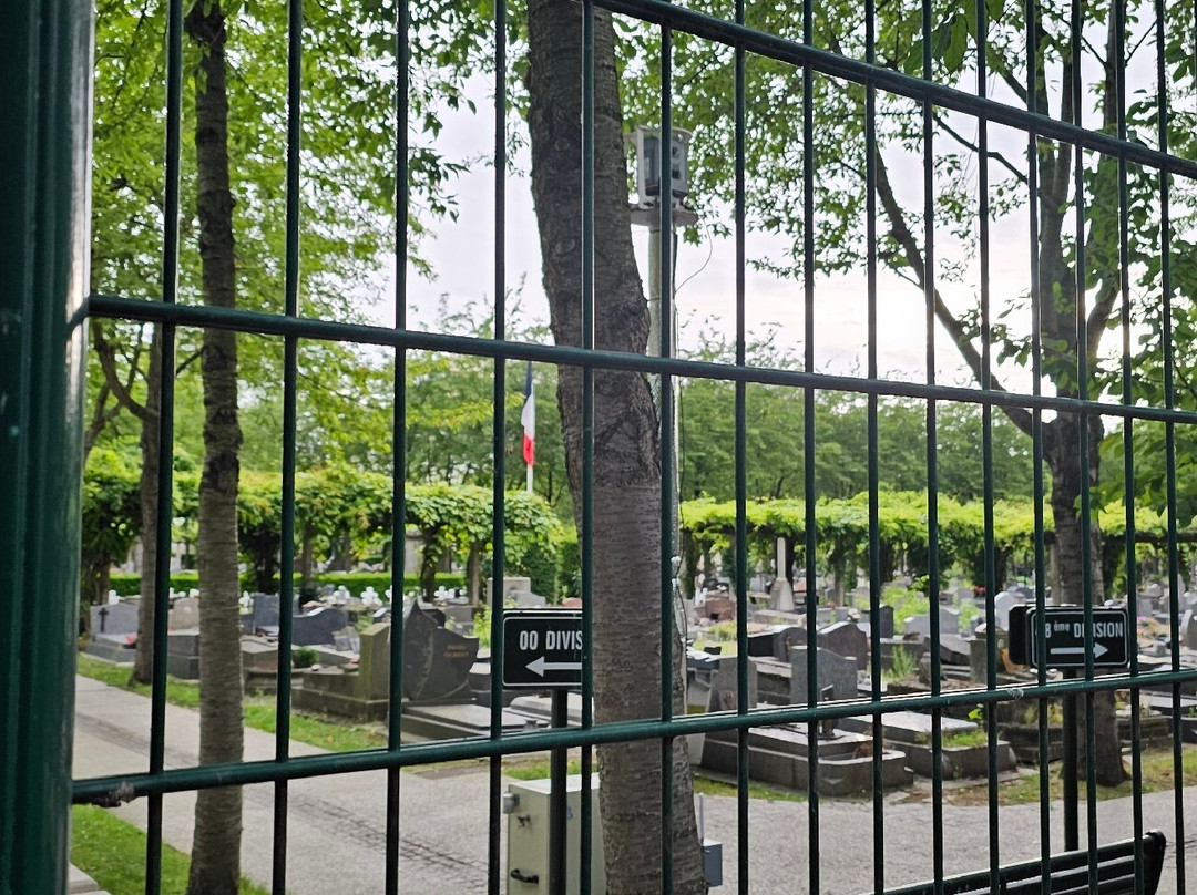 Cimetière de Puteaux-Nanterre必去景点