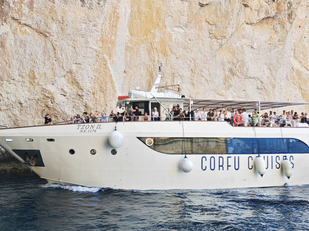 Easybook - Kostas Boat Trips-Agios Georgios必去景点