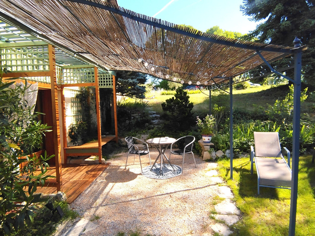 Chambres d’Hotes Maison Les Fraysses B&B主图