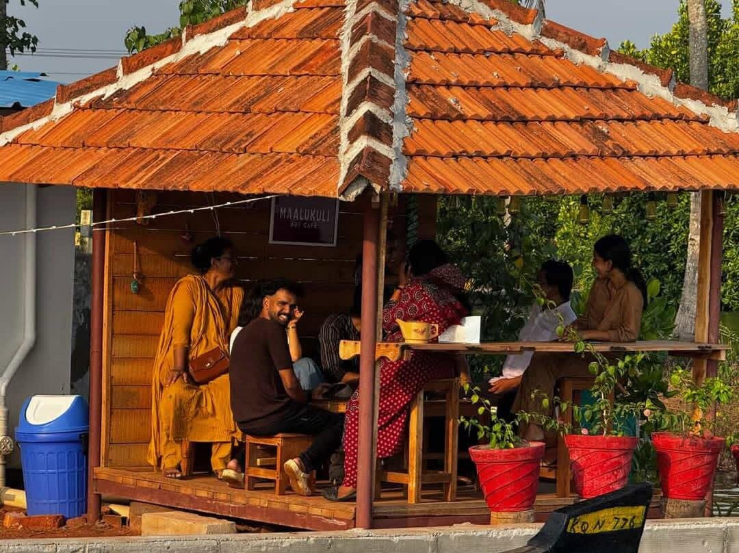 Maalukuli Art Cafe Munroe Island