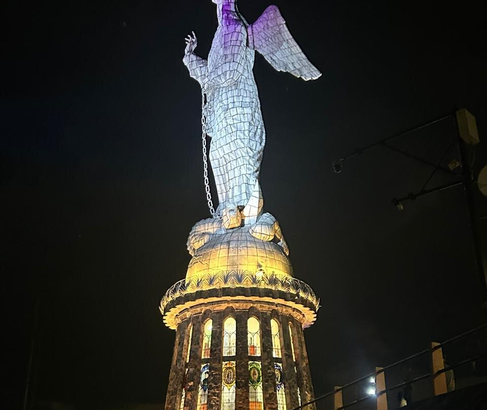 La Virgen del Panecillo-基多必去景点