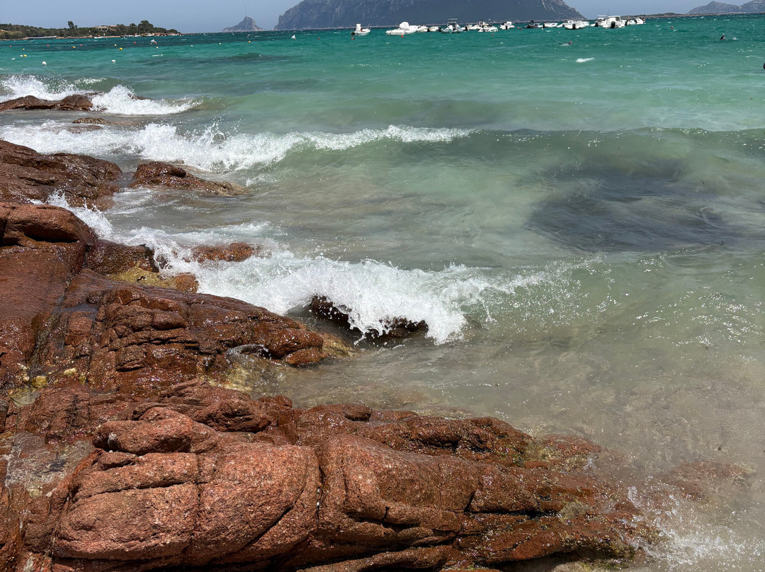 Porto Istana Beach-奥尔比亚必去景点