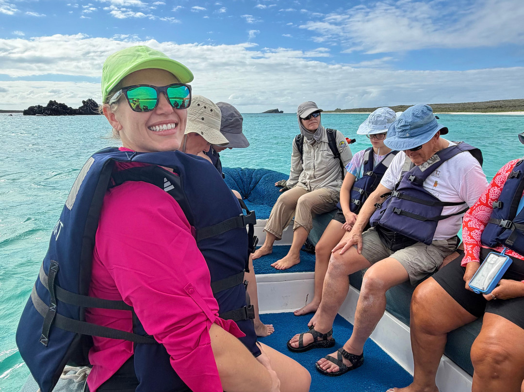 Monserrat Galapagos Cruises-阿约拉港必去景点