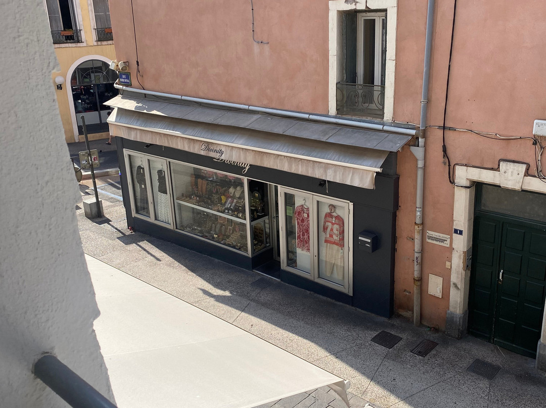 巴黎酒店主图