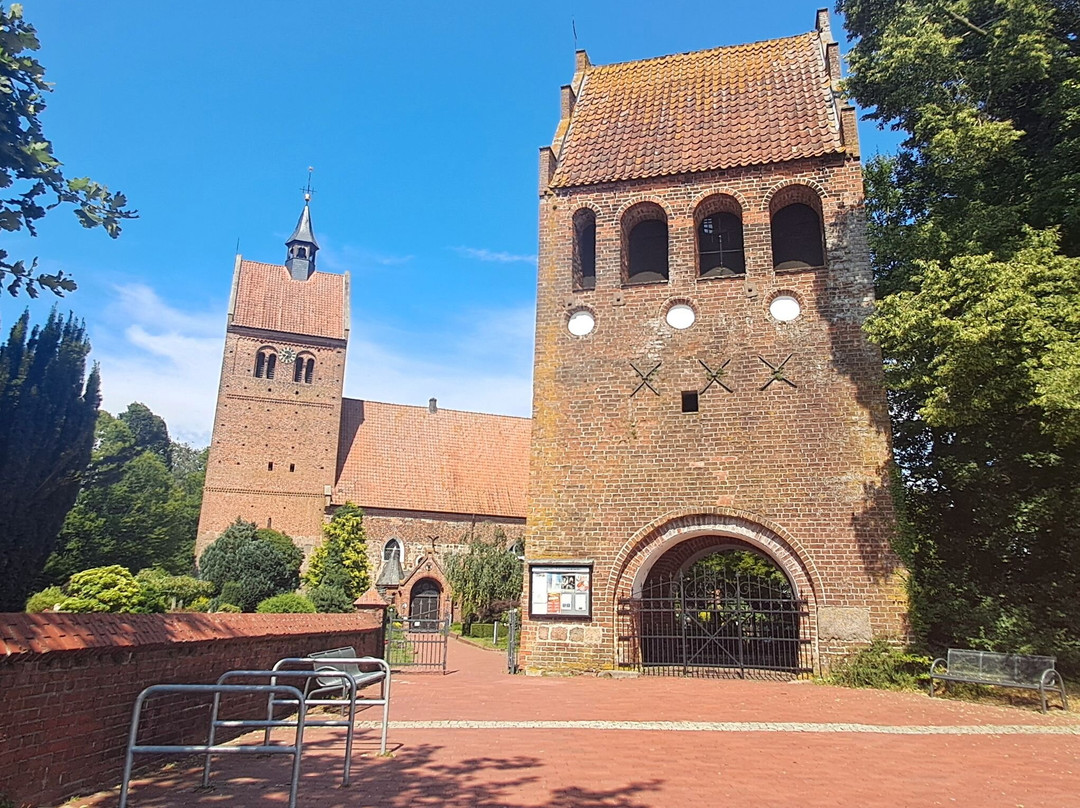 Kirche St.-Johannes-Bad Zwischenahn必去景点