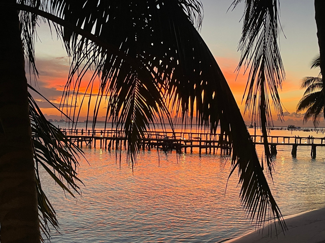 Loretta’s Restaurant & Beach Club