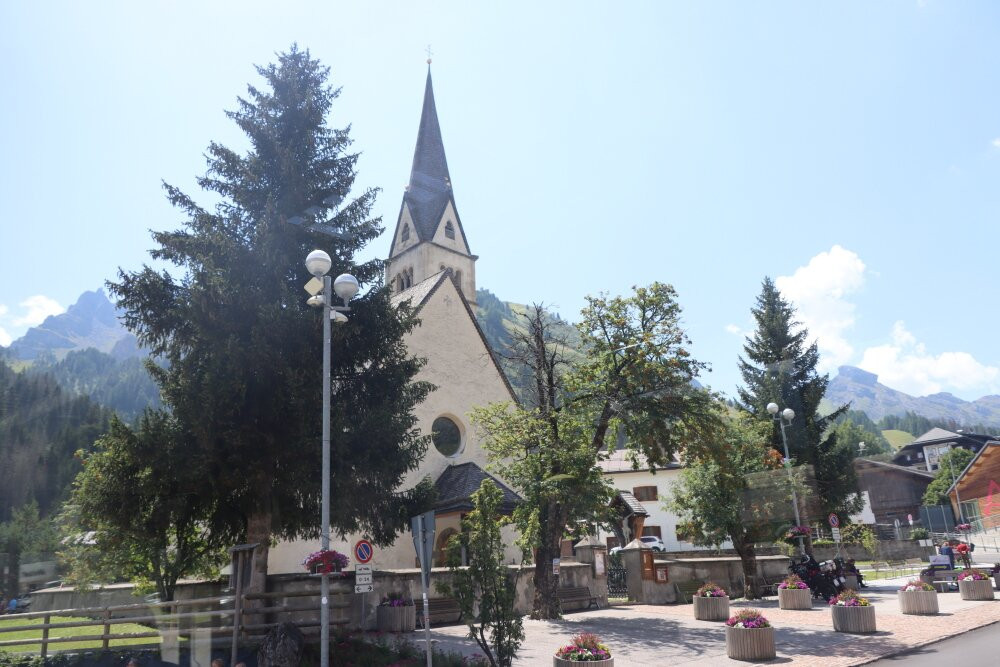 Chiesa dei Santi Pietro e Paolo Apostoli-Arabba必去景点