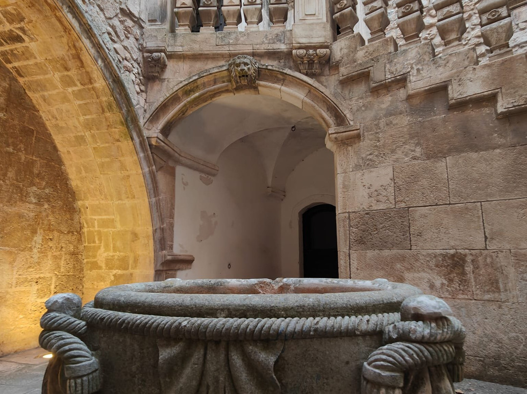 Castello Dentice di Frasso-Carovigno必去景点