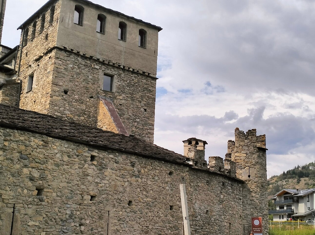 Castello Sarriod de La Tour-萨伊恩特-皮耶雷必去景点