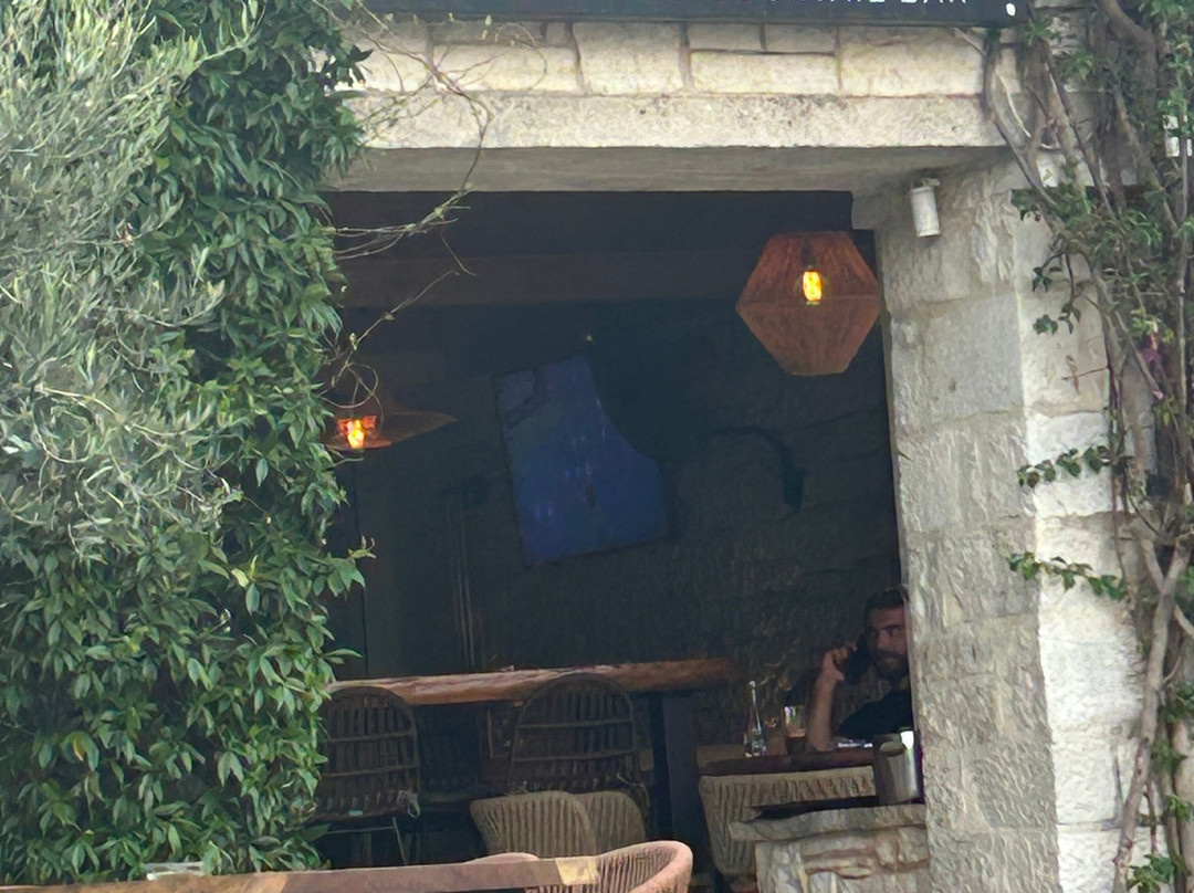 Damianos Bar-Agios Stefanos必去景点