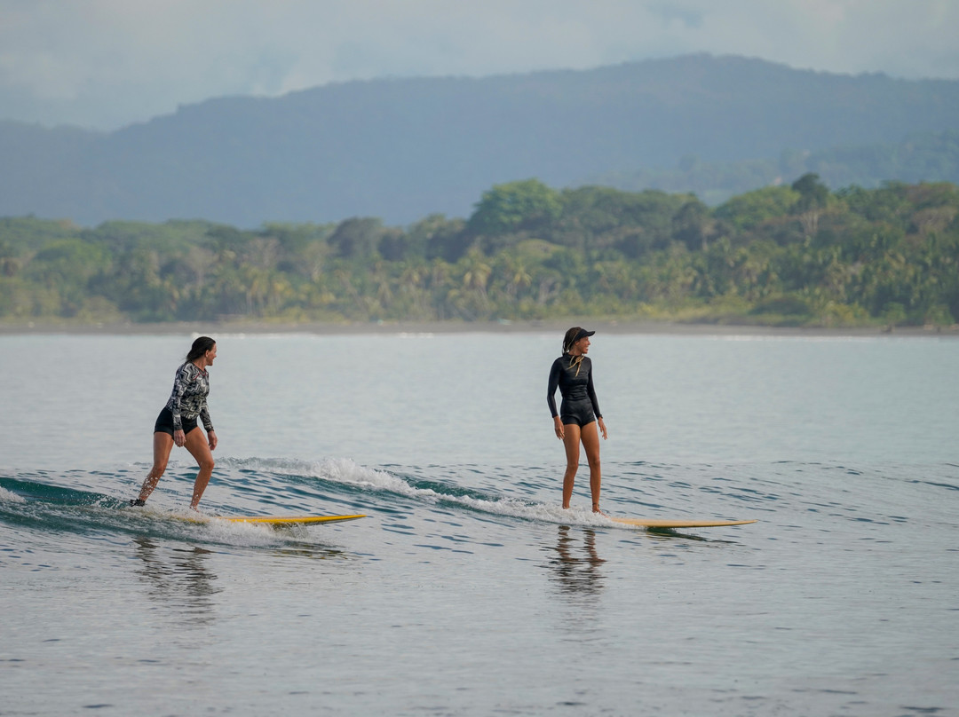 Surf With Amigas - Costa Rica-果菲托必去景点