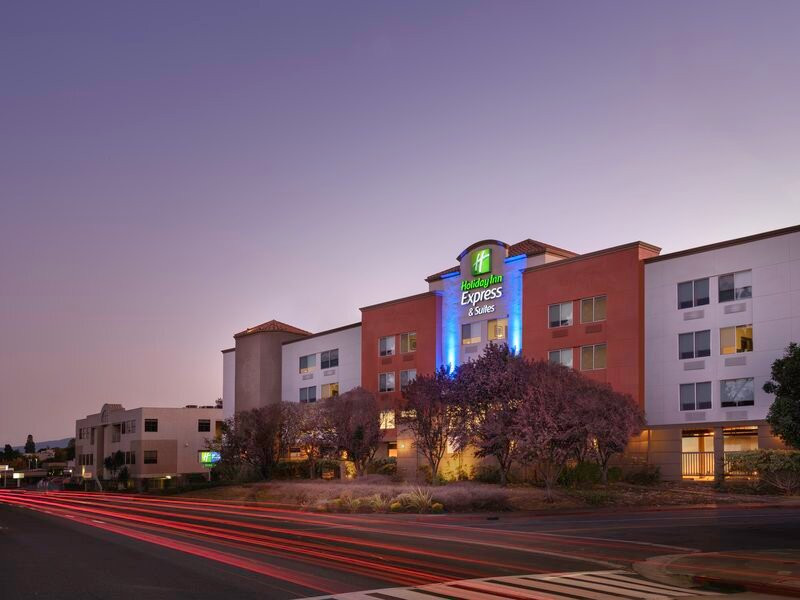 贝尔蒙特酒店住宿-Holiday Inn Express & Suites Belmont By IHG