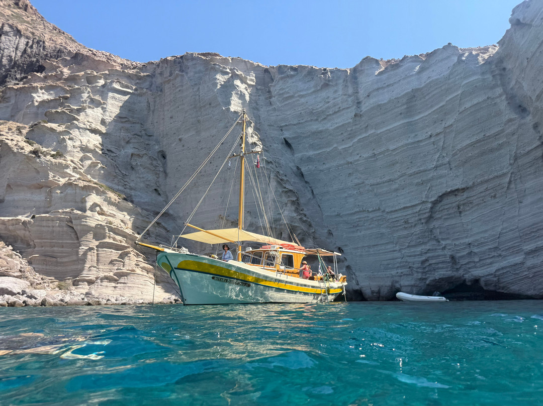 Michael Zeppos - Cruise Boat Day Tours-帕罗斯岛必去景点