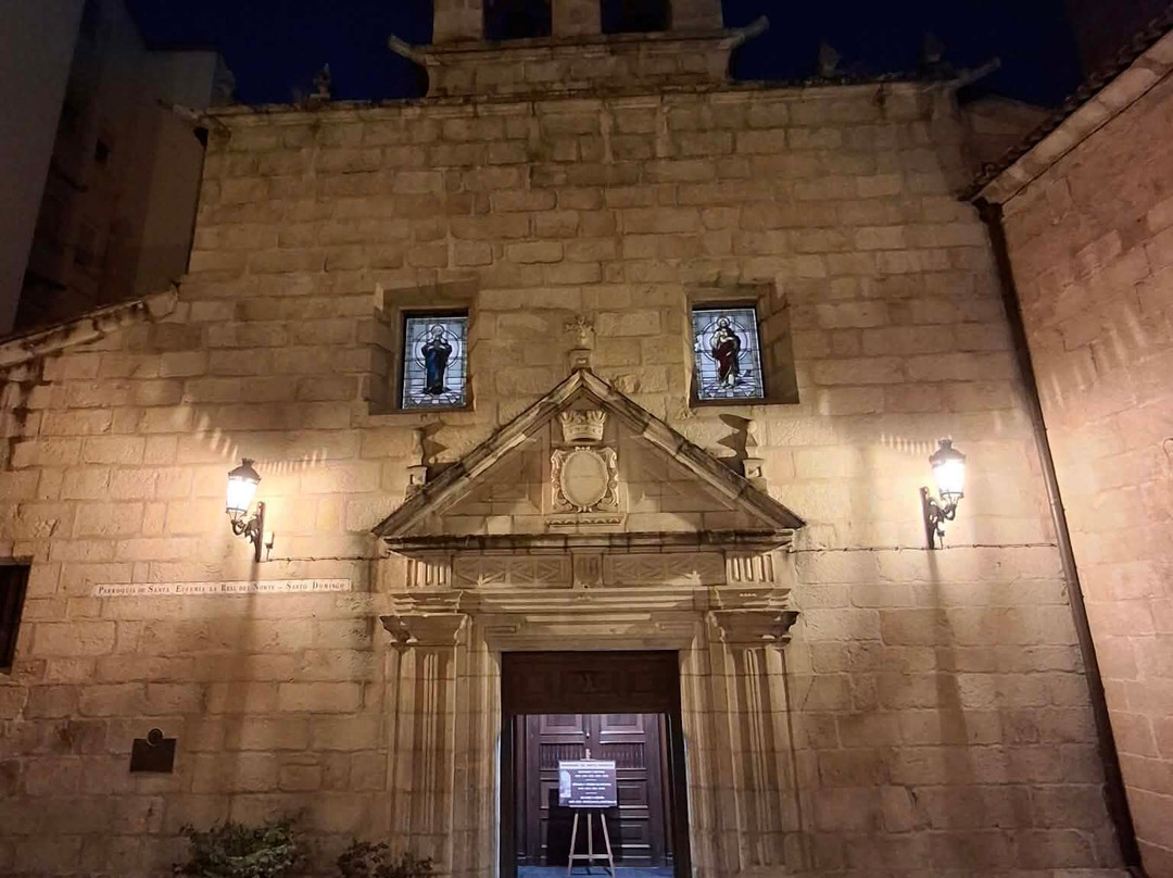 Iglesia de Santo Domingo-奥伦塞省必去景点