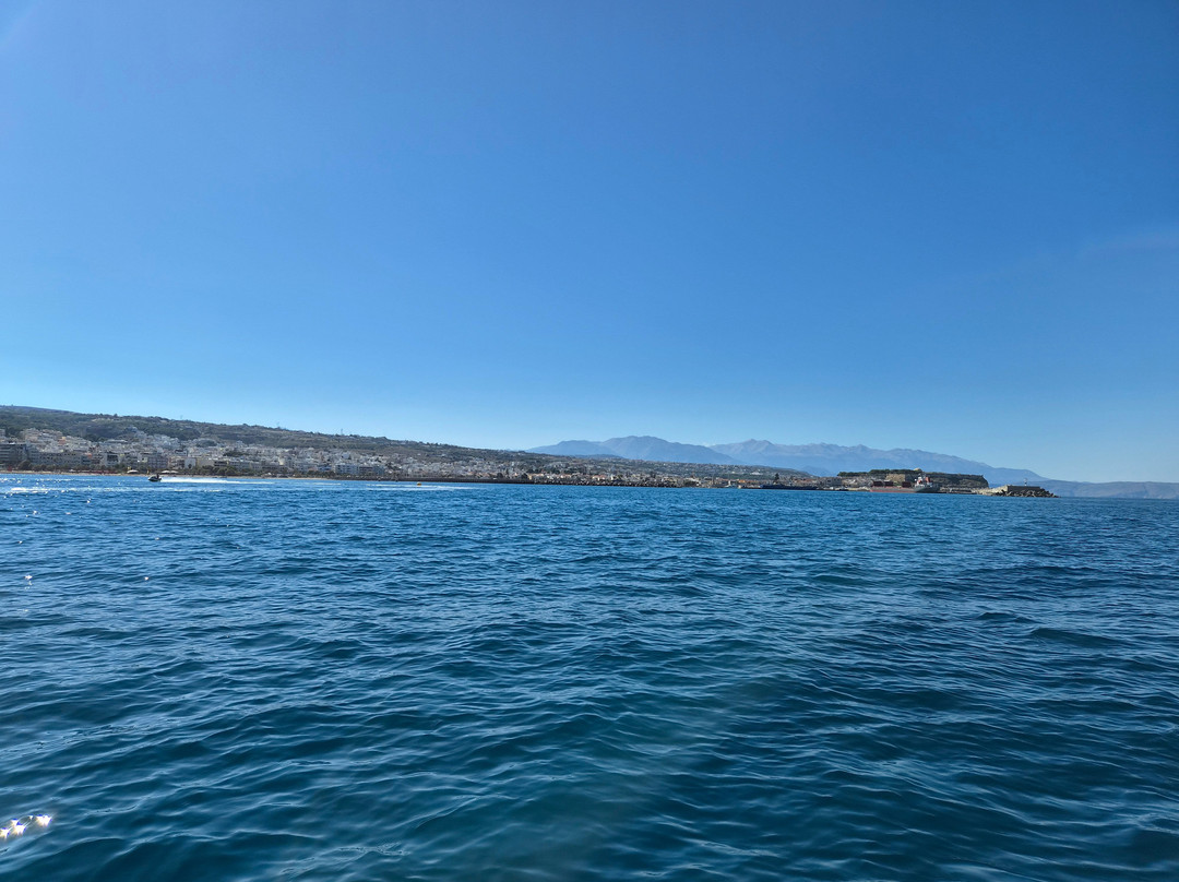 Rent a Boat - Manousakis Marine-雷斯蒙必去景点