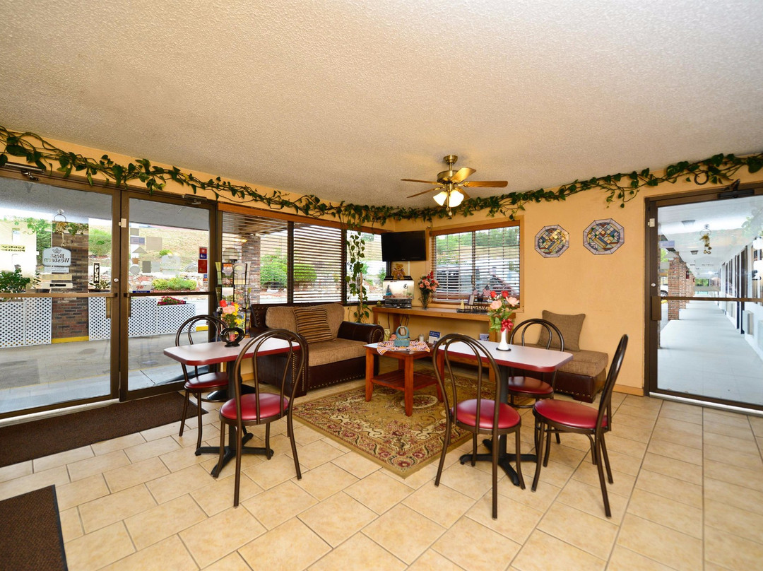 Village Inn of Hardy