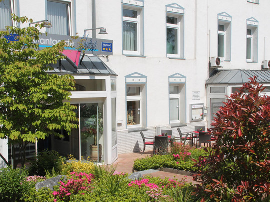 Sprockhoevel酒店住宿-先锋酒店