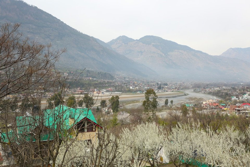 OYO 30739 Acorn Rooms