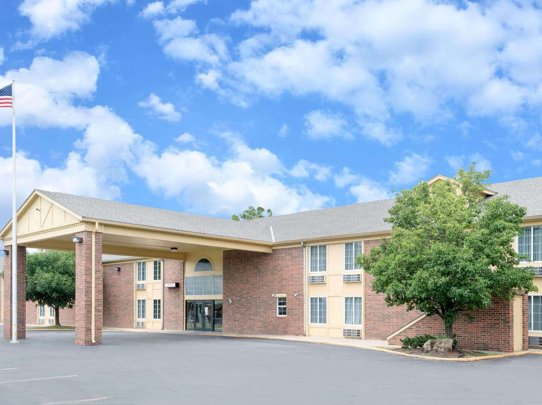 牛顿戴斯酒店主图