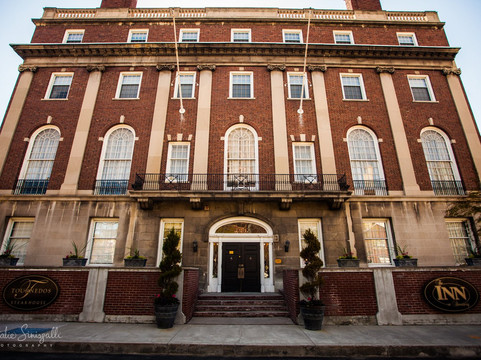 百老汇旅馆主图