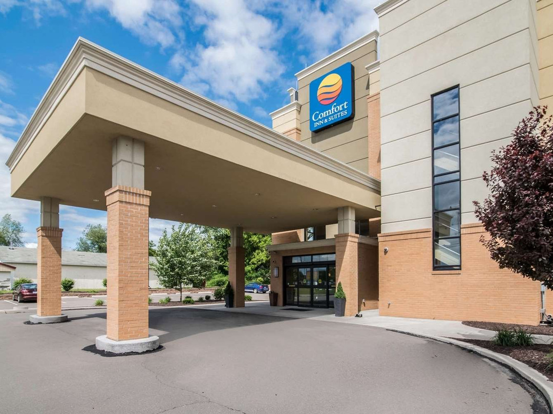 Comfort Inn & Suites主图