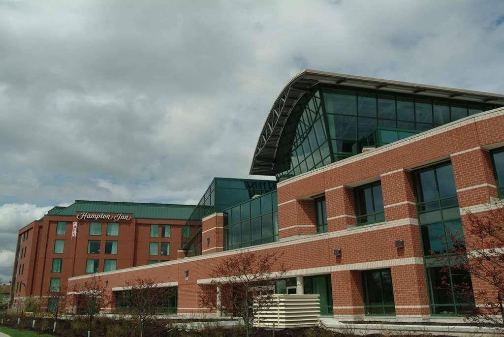 希尔顿汉普顿酒店主图