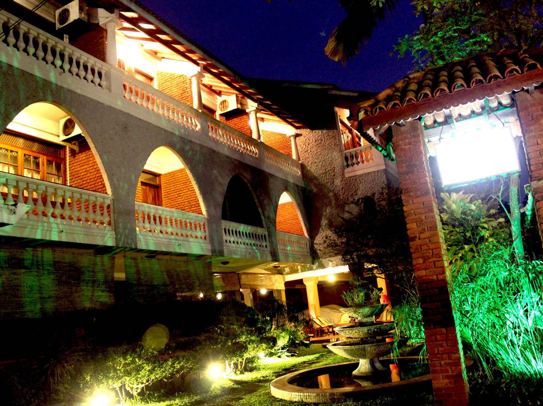 拉非尼亚山酒店住宿-Yoho Ivory Inn