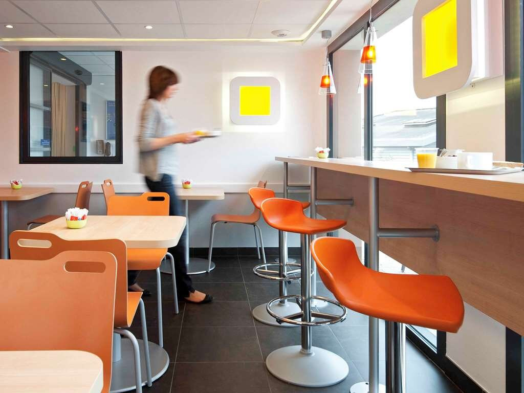 宜必思快捷蓬蒂维中心布列塔尼酒店主图