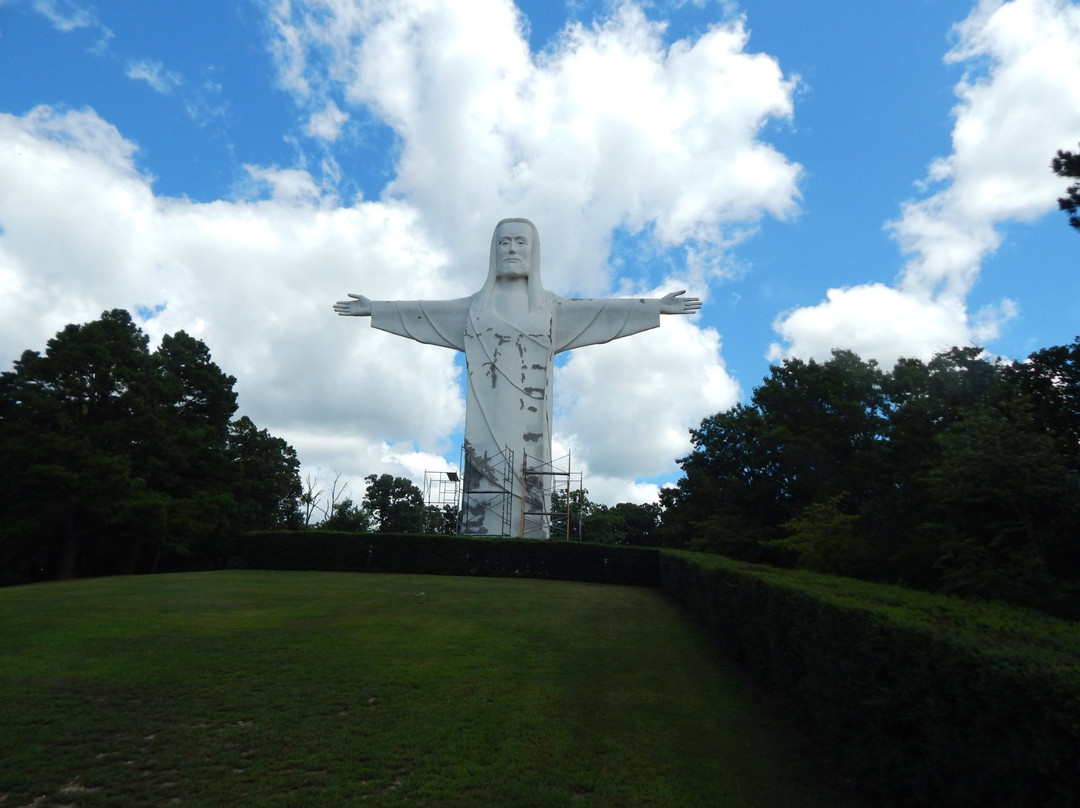 Christ of the Ozarks景点图片