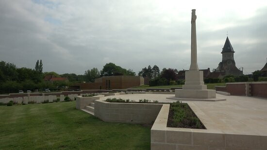 Pheasant Wood Military Cemetery景点图片