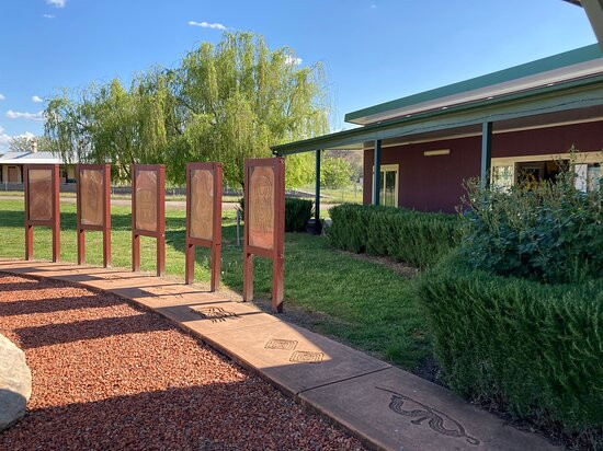 Liverpool Plains Visitor Information Centre-Willow Tree必去景点