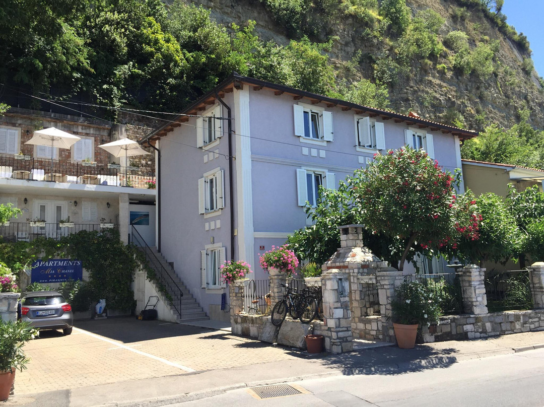 Villa Mia Chanel