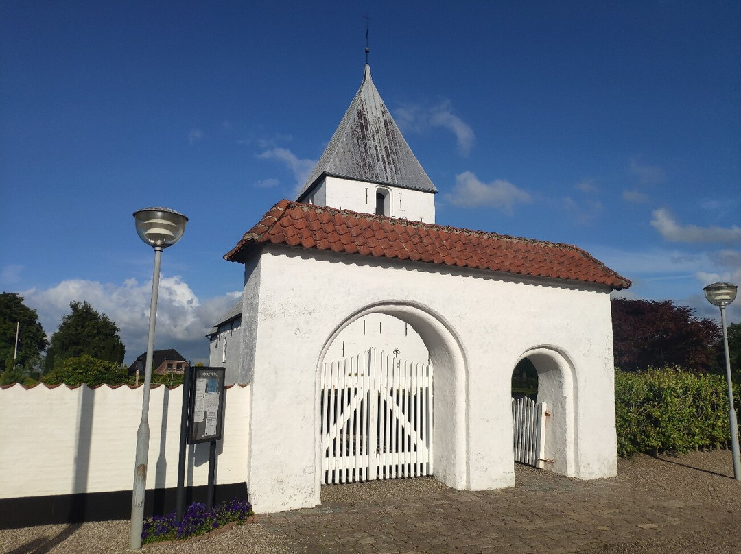 Oster Hojst Kirke景点图片
