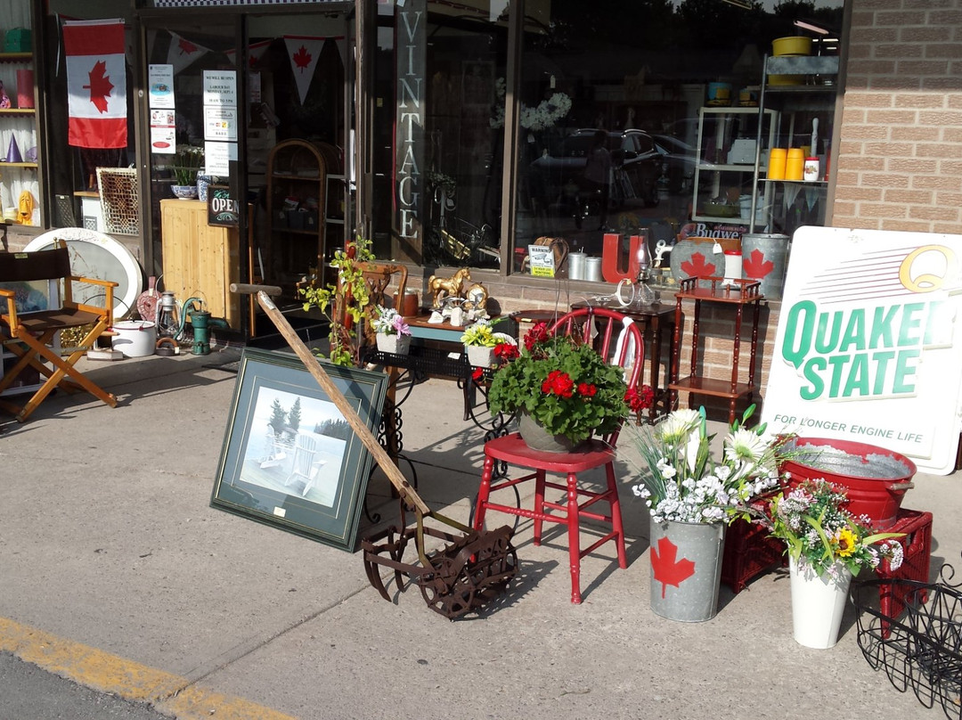 Port Perry's Vintage Market景点图片