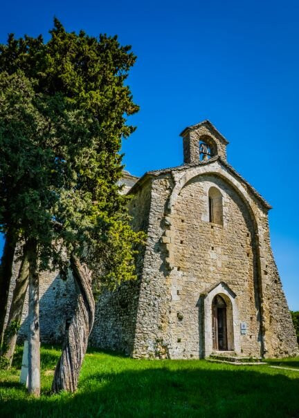 Église Saint-Pierre de Larnas景点图片