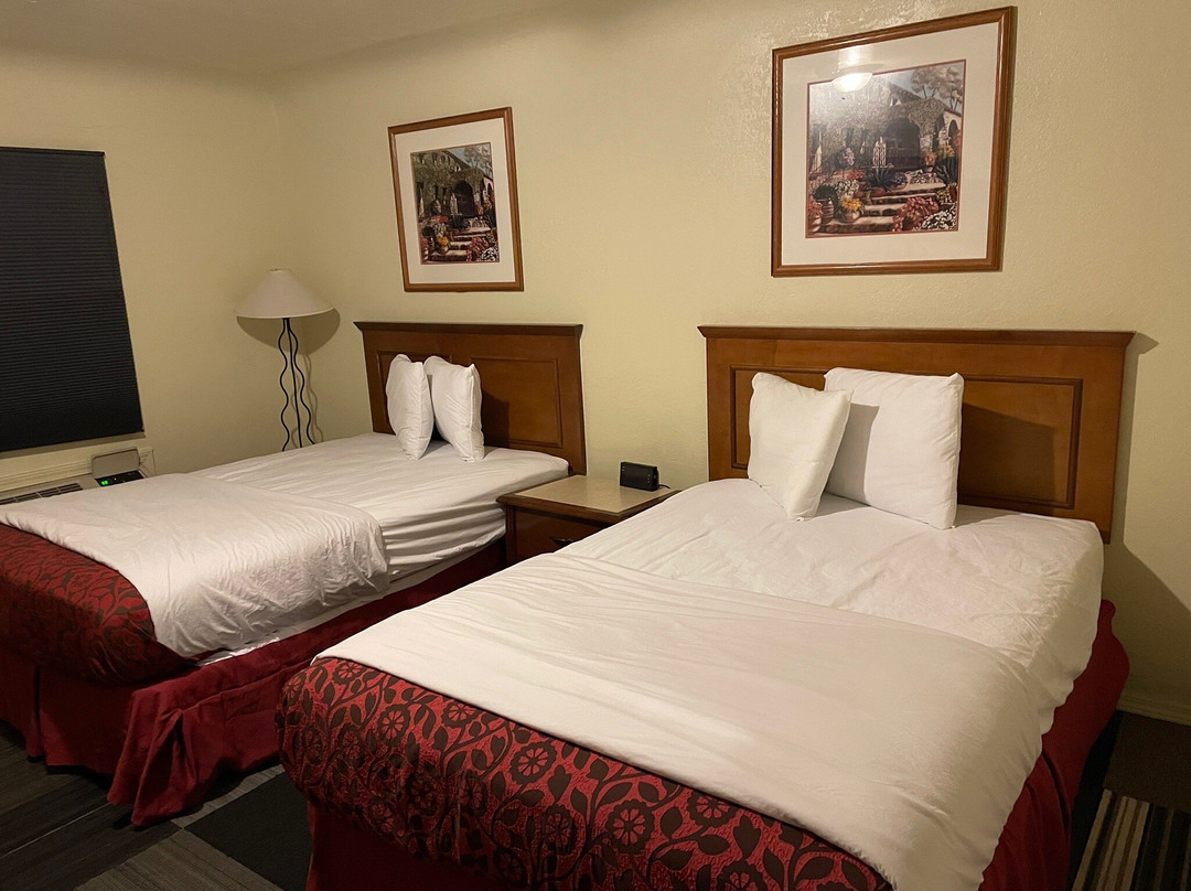 Knights Inn Gallup at 1601 W Hwy 66