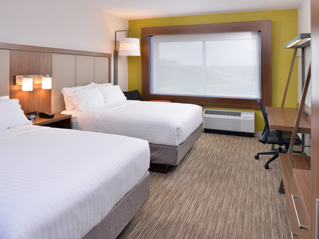 Holiday Inn Express & Suites Madison By IHG主图