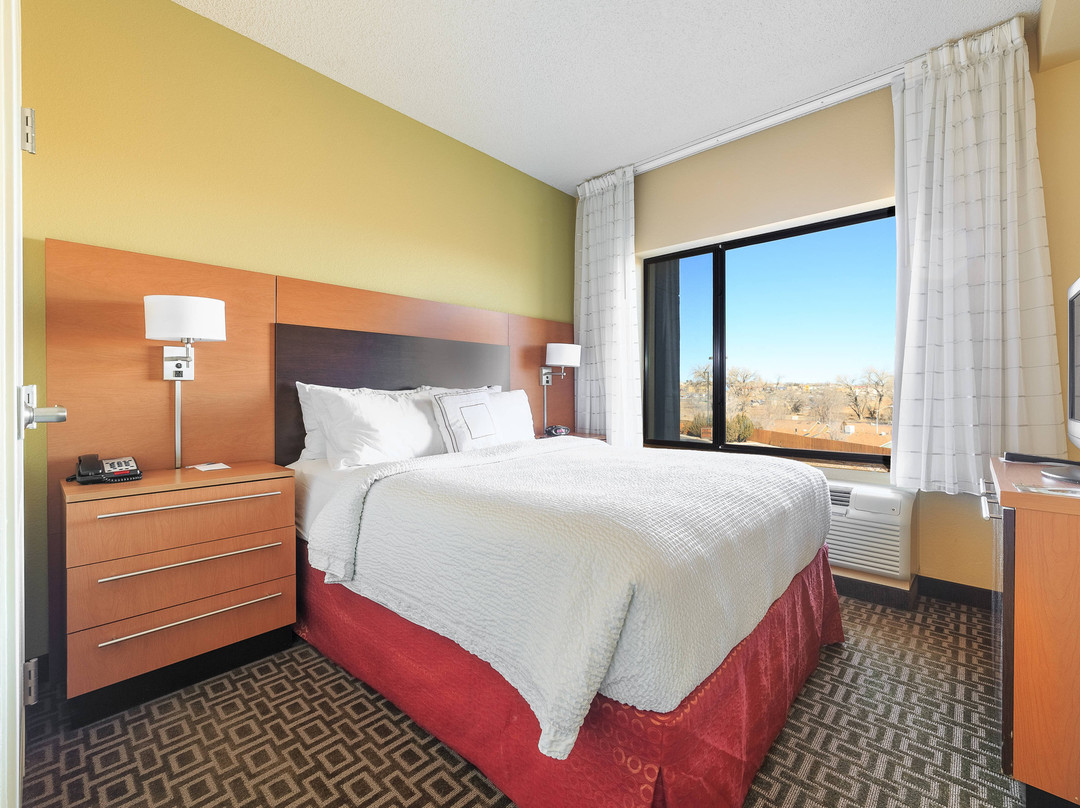 Towneplace Suites by Marriott Farmington主图