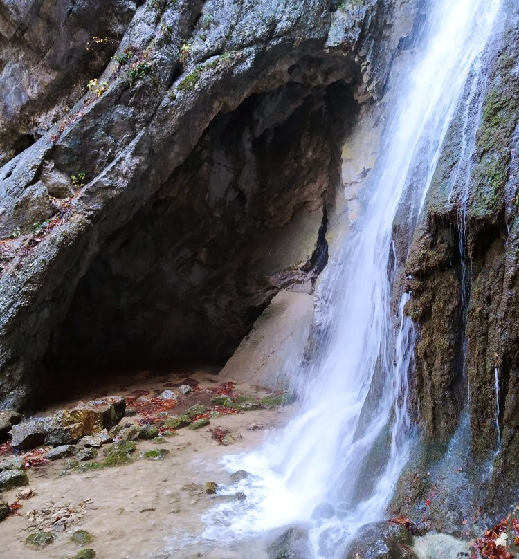 Cascade de Môtiers-Motiers必去景点