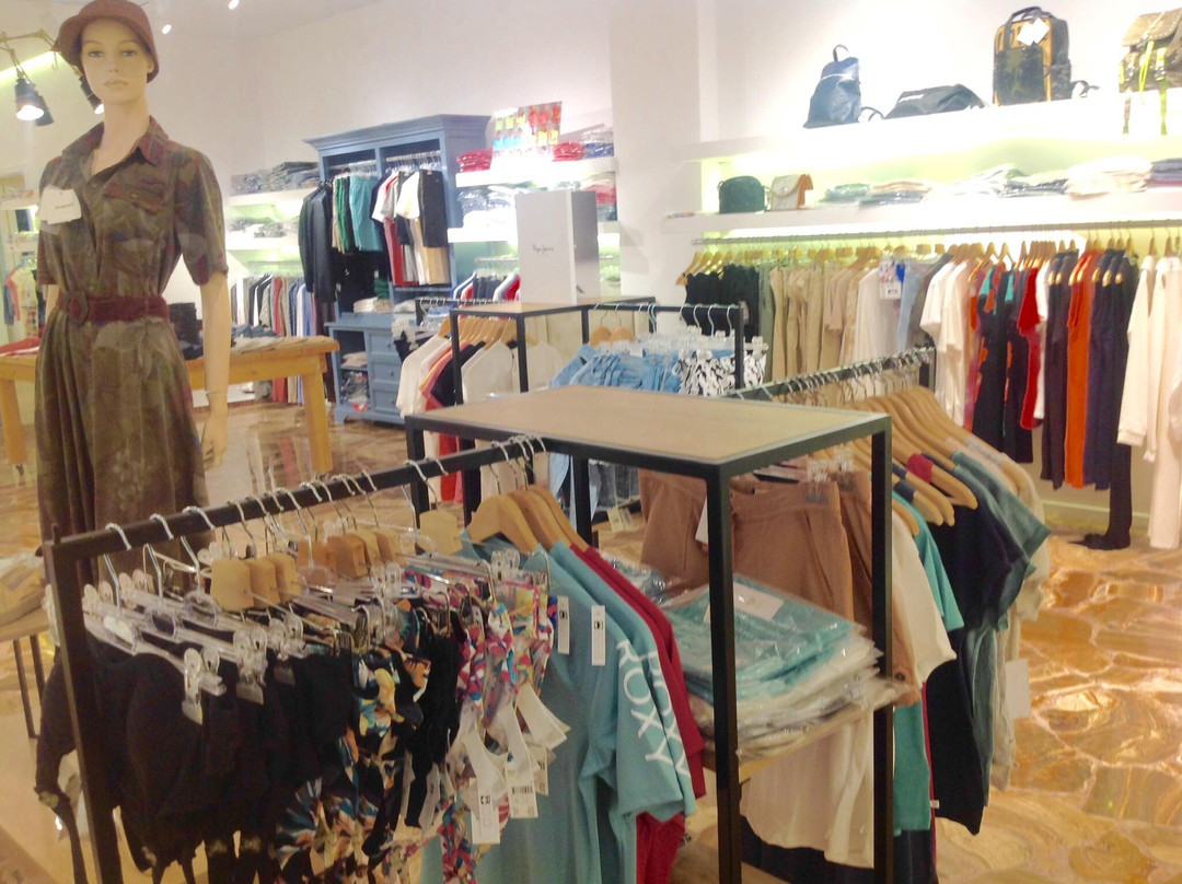 Segno - Clothes & Accessories-Piso Livadi必去景点