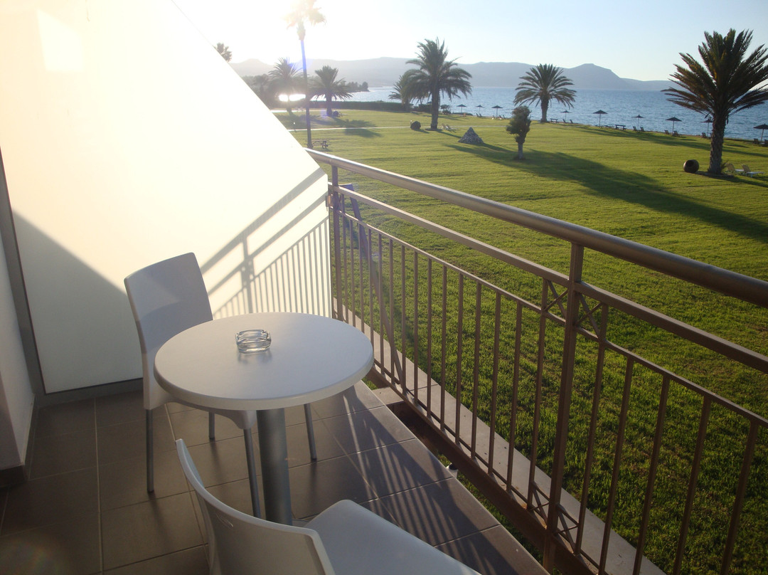 Natura Beach Hotel and Villas主图