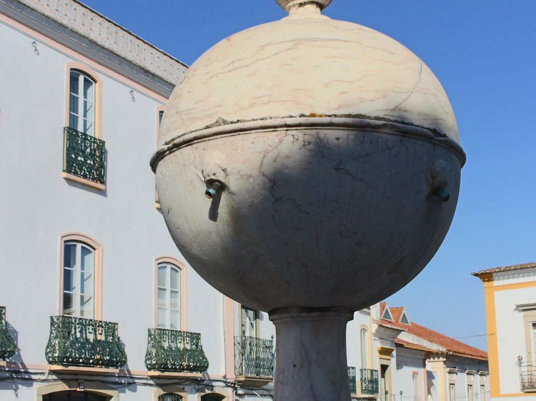 莫拉門（埃武拉）的噴泉-埃武拉必去景点