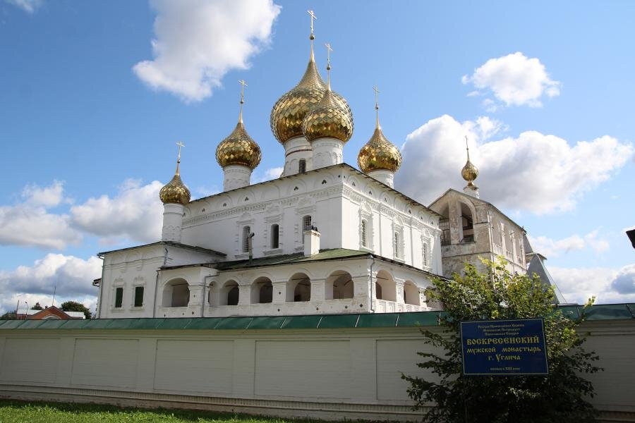 Resurrection Monastery景点图片